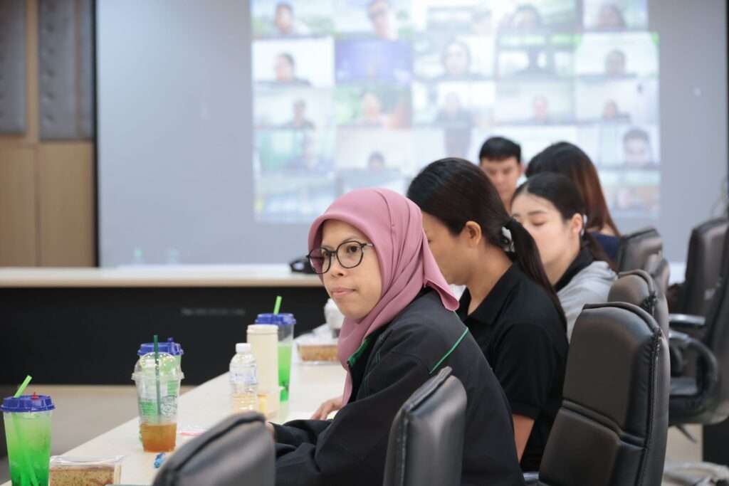 บรรยากาศการอบรมเจ้าหน้าที่กรมส่งเสริมการเกษตร เพื่อเตรียมความพร้อมเป็น AI Coach ลงพื้นที่ให้ความรู้วิสาหกิจชุมชน