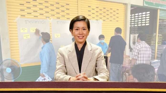 นางสาวรัชดา ธนาดิเรก โฆษกประจำสำนักนายกรัฐมนตรี แถลงมาตรการสินเชื่อดอกเบี้ยคนละครึ่ง ธ.ก.ส.