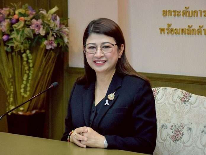 นางฐิติพร หลาวประเสริฐ อธิบดีกรมประมง แถลงข่าวปลาสลิดรุ่น 3