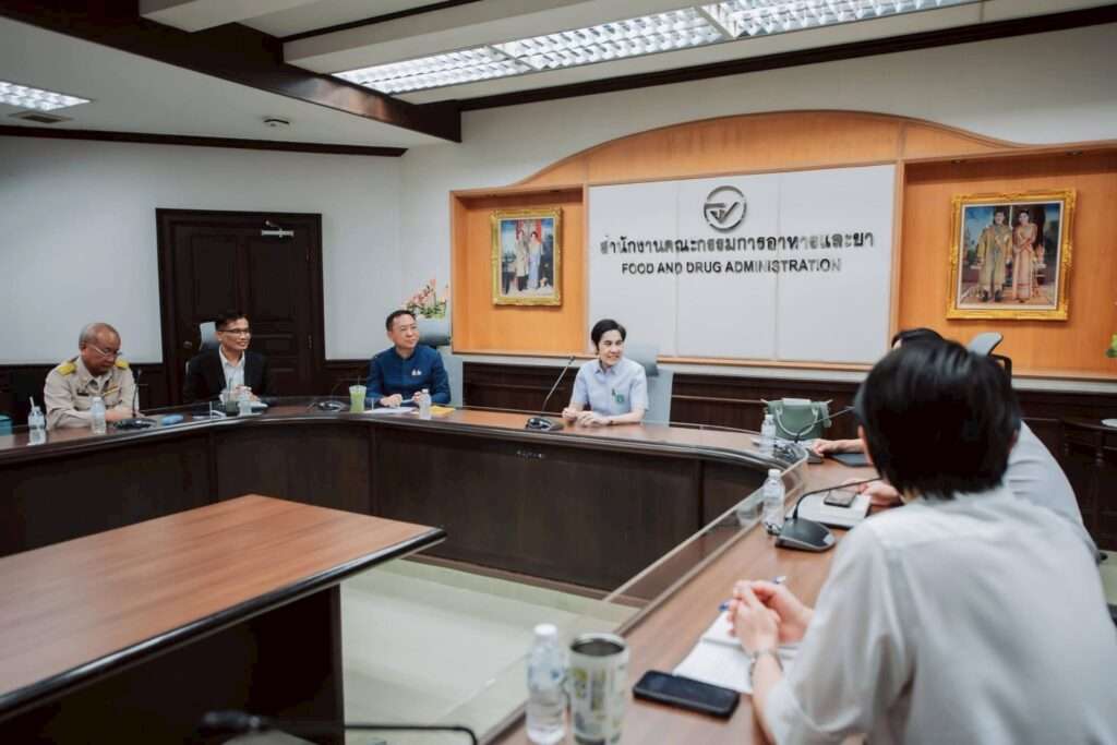 บรรยากาศการประชุมระหว่างกรมปศุสัตว์และ อย. เตรียมความพร้อมด้านการขึ้นทะเบียนวัคซีน FMD